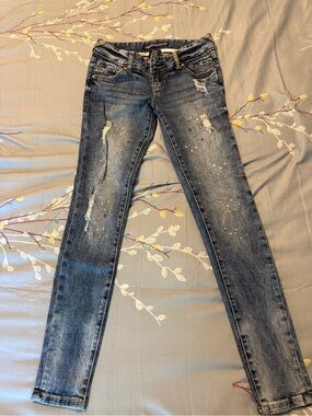 Amethyst Jeans Blue Skinny Jeans with Subtle Paint Splatter